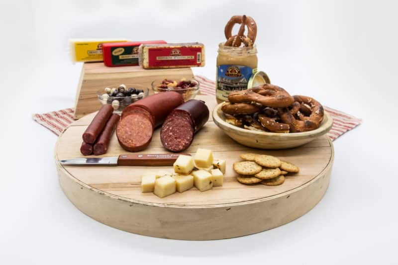 farm favotires deluxe cheese gift set